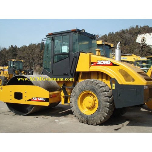 Xe lu rung XCMG XS142J, rung 28 tấn Xe lu rung XCMG XS142J, rung 28 tấn